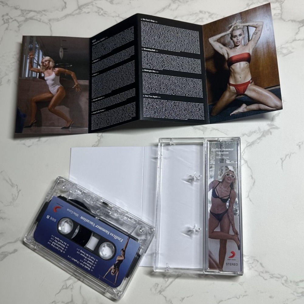 Miley Cyrus Cassette Tape | En - Audio Musically recension och pris